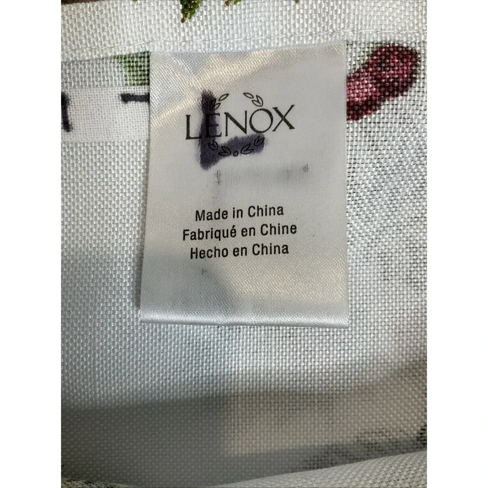 Lennox Holiday Christmas Rectangle Tablecloth Holly Berries Gold Pinecone 60x100